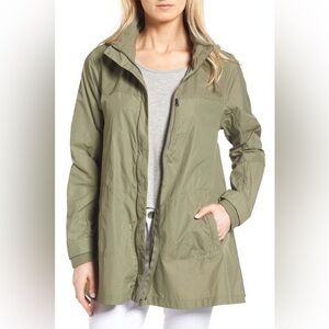 The North Face Flychute A-Line packable rain jacket in army green